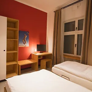 schillinger-berlin-dance-sleep-repeat.find-berlin-hotels.com/