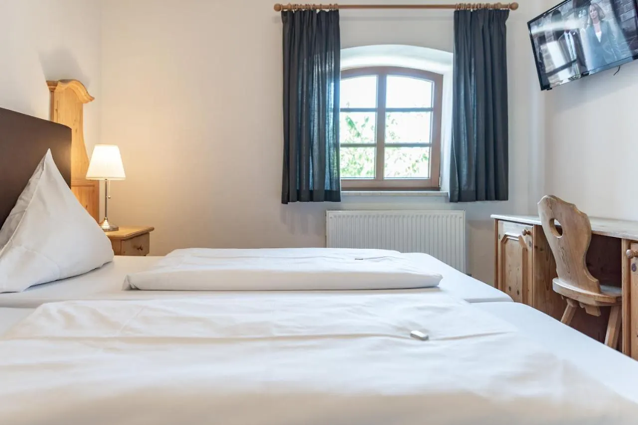 Guest house Brauereigasthof Stanglbraeu Hausen