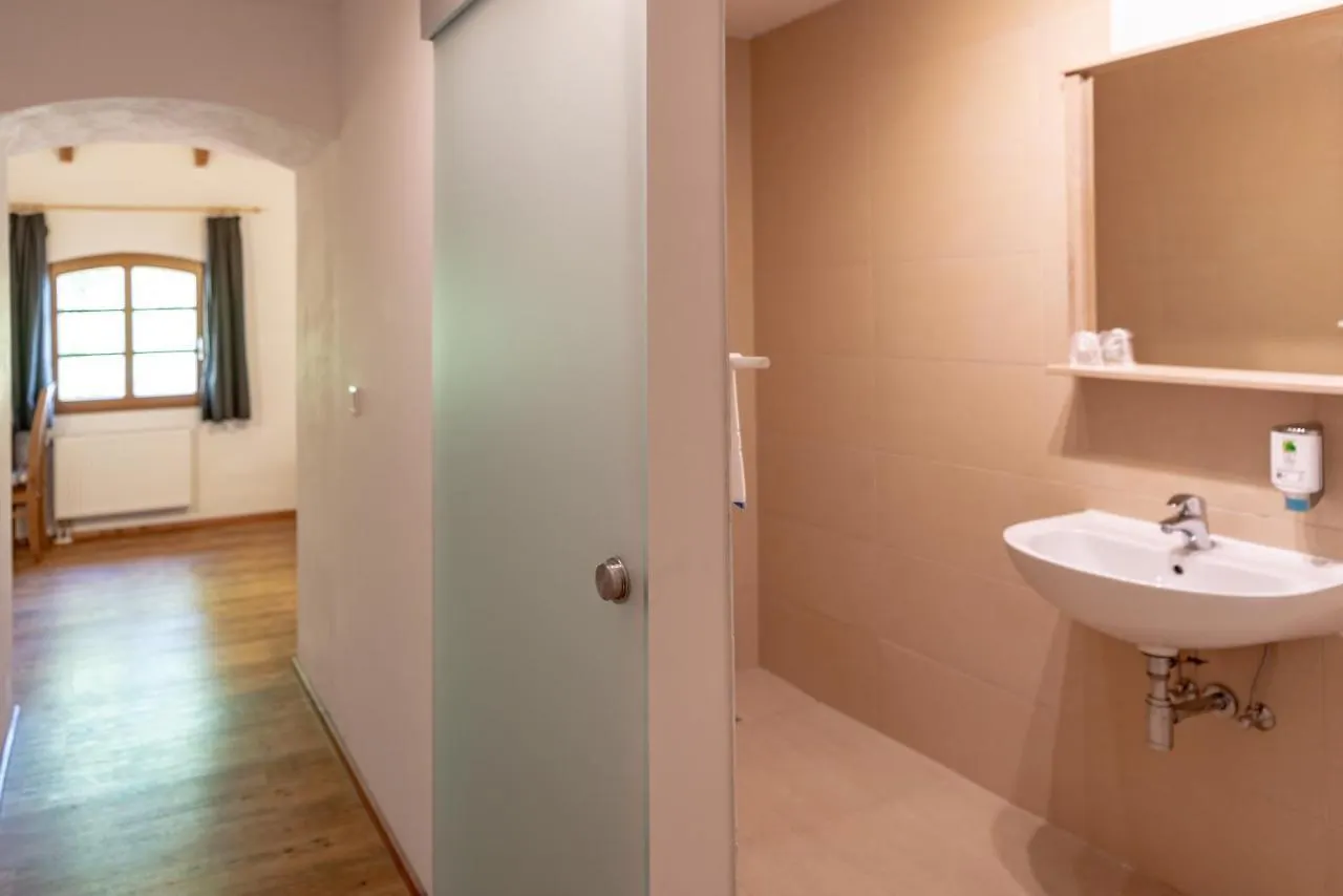 Brauereigasthof Stanglbraeu Hausen  Guest house