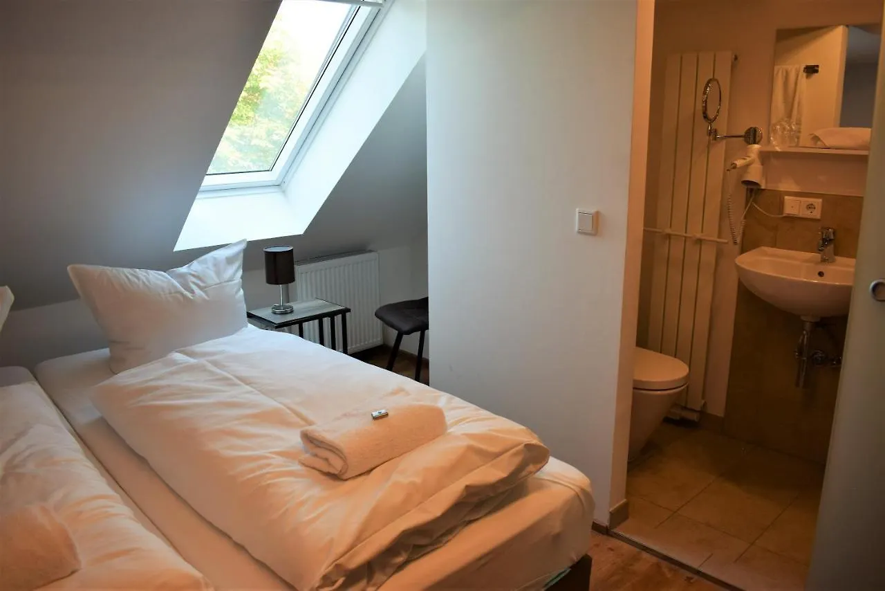 Brauereigasthof Stanglbraeu Hausen  Guest house