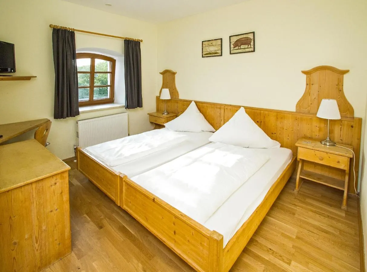 Guest house Brauereigasthof Stanglbraeu Hausen